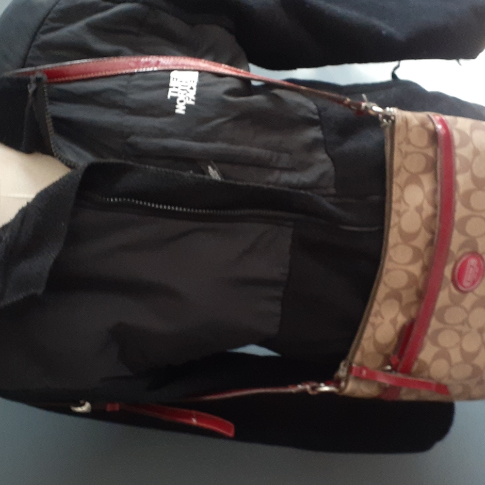 Coach peyton tan signature crossbody bag purse - Picture 2 of 13